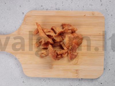 Bulvių košė su keptomis voveraitėmis ir svogūnais Žingsnis 2