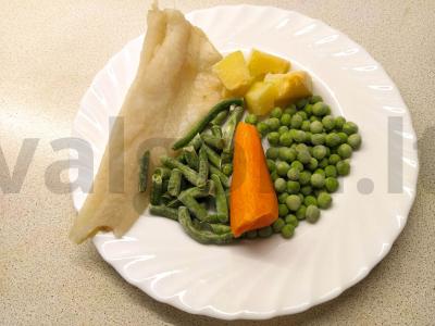 Balta žuvis su pomidorų padažu Žingsnis 2