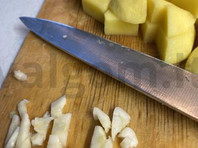 Troškinti kopūstai su mėsa ir prieskoniais Žingsnis 5