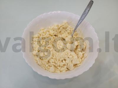 Varškės sausainiai su džiovintais vaisiais ir riešutais Žingsnis 4