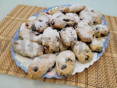 Varškės sausainiai su džiovintais vaisiais ir riešutais pagrindine nuotrauka