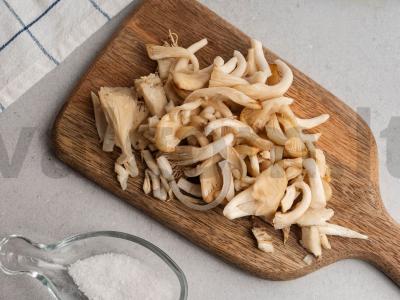 Bulvių košė su austrių grybų jautienos stroganoffu Žingsnis 1