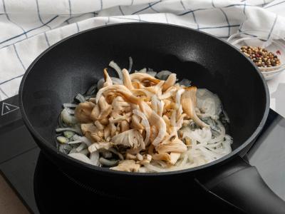 Bulvių košė su austrių grybų jautienos stroganoffu Žingsnis 4
