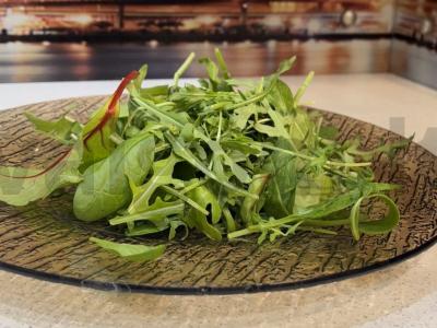 Salotos su upėtakiais, apelsinais ir avokadais Žingsnis 1