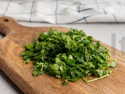 Bulvių košė su petražolėmis ir česnakais Žingsnis 1