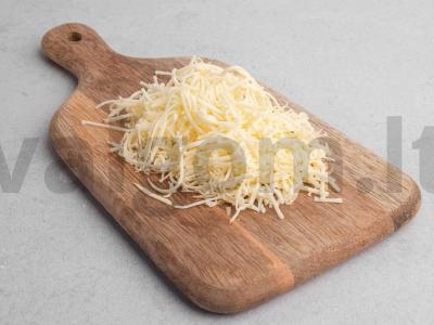 Rožinės lašišos salotos su rūkytos dešros sūriu Žingsnis 1