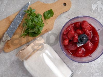 Braškių uogienė Žingsnis 1