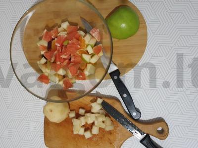 Vaisių salotos su riešutais Žingsnis 2