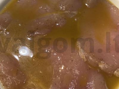 Vištienos kepsneliai medaus ir garstyčių marinate Žingsnis 2