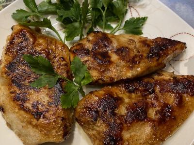 Vištienos kepsneliai medaus ir garstyčių marinate pagrindine nuotrauka