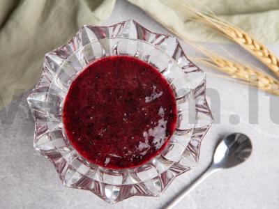 Bulvių košės su šaldytomis mėlynėmis ir braškėmis receptas Žingsnis 4