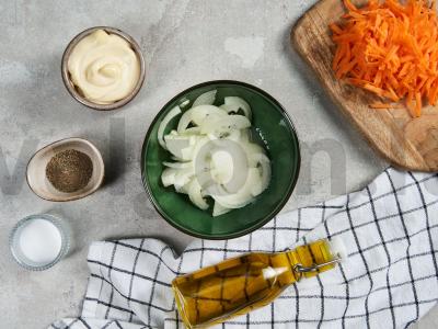 Kalakutienos ir vištienos širdies salotos Žingsnis 1