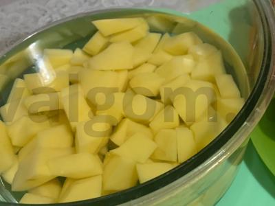 Kiaušinienė su bulvėmis ir dešra Žingsnis 1
