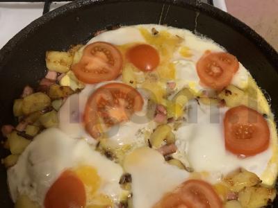 Kiaušinienė su bulvėmis ir dešra Žingsnis 6