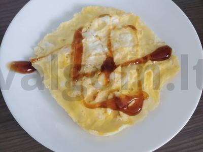 Sotus omletas mikrobangų krosnelėje. pagrindine nuotrauka