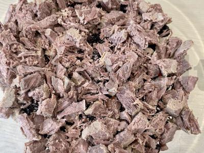 Virtos jautienos salotos su džiovintomis slyvomis Žingsnis 2