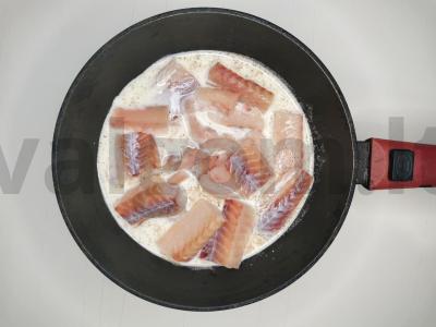 Aromatinga menkė pieno padaže Žingsnis 1