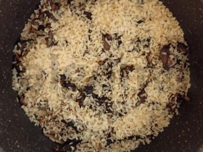 Kepta vištiena su ryžiais, grybais ir džiovintomis slyvomis Žingsnis 2