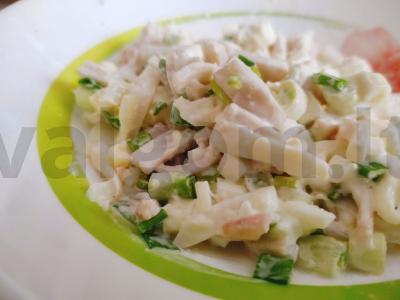 Lengvos baltymų salotos pagrindine nuotrauka