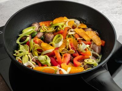 Šiltos salotos su vištienos širdelėmis ir sojų padažu Žingsnis 3