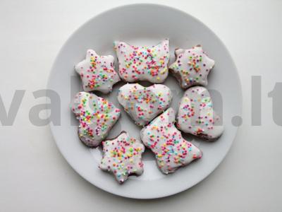 Naminiai šokoladiniai meduoliai cukraus pudroje pagrindine nuotrauka