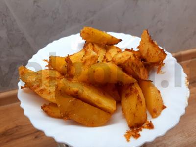 Skanios kaimiškos bulvės su paprika ir padažu Žingsnis 2