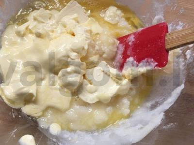 Vaniliniai pieno pyragaičiai Žingsnis 3