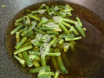 Marinuotos žuvys su šparaginėmis pupelėmis Žingsnis 5