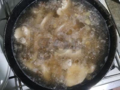 Makaronai su vištienos krūtinėle ir keptais svogūnais Žingsnis 3