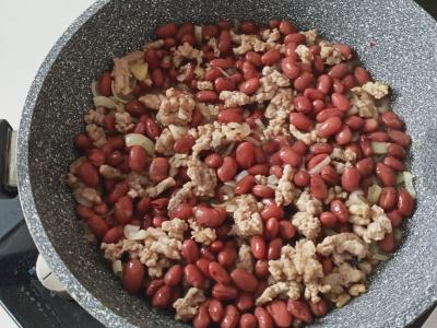 Raudonųjų pupelių lobio su malta mėsa Žingsnis 2