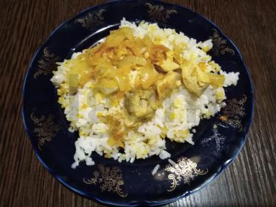 Traškus plovas su vištiena pagrindine nuotrauka