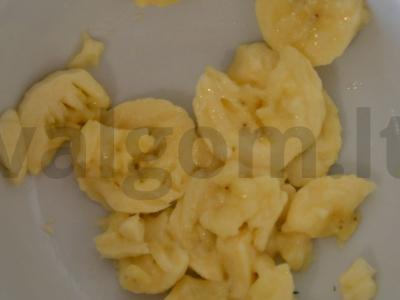 Bananų pieno kokteilis Žingsnis 1