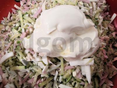 Pikniko salotos su vištienos krūtinėle ir kumpiu Žingsnis 3