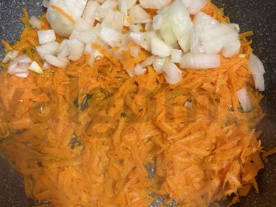 Spagečiai su malta mėsa ir pomidorų pasta Žingsnis 3