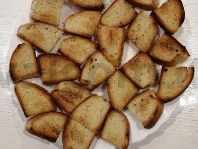 Brusketos su varške ir saulėje džiovintais pomidorais Žingsnis 3