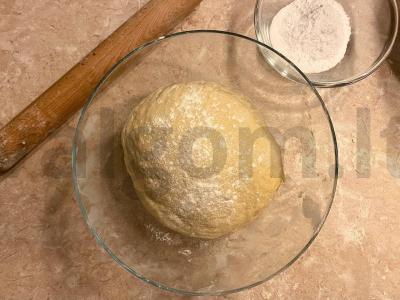 Cinnabon mėgstamiausios cinamono bandelės su varškės kremu Žingsnis 3