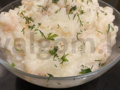 Pieno bulvių košė su keptais svogūnais pagrindine nuotrauka