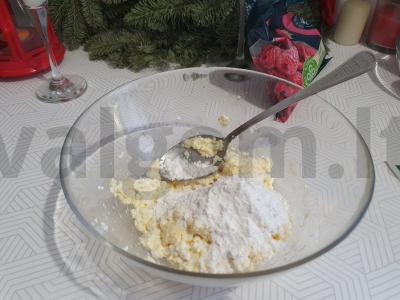 Sūrio pyragaičiai su avietėmis Žingsnis 1