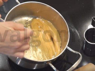 Dalgona cukraus saldainiai Žingsnis 3