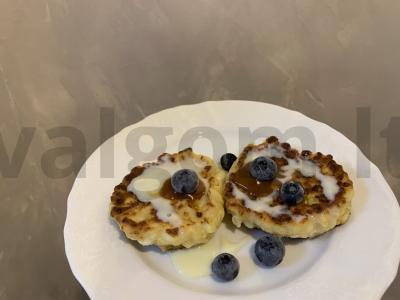 Sūrio pyragai, kaip mėgstamiausi jūsų močiutės pagrindine nuotrauka