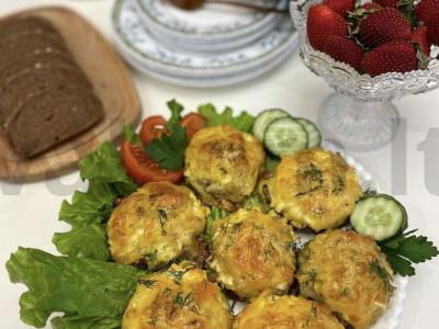 Stagečiai su bulvėmis ir sūriu pagrindine nuotrauka