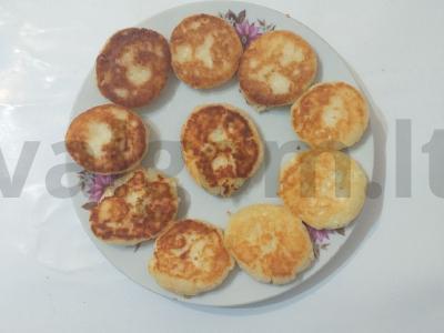 Purūs vaniliniai sūrio pyragėliai pagrindine nuotrauka