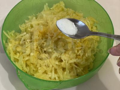 Cukinijų paplotėliai su česnakais Žingsnis 1