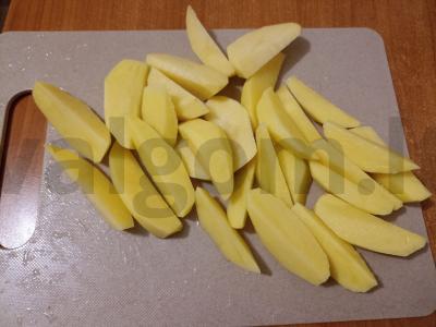 Traškios bulvės sojų padaže Žingsnis 1