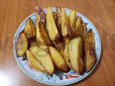 Traškios bulvės sojų padaže pagrindine nuotrauka