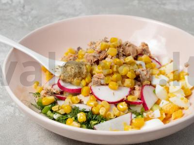 Salotos su kukurūzais ir konservuota žuvimi Žingsnis 2