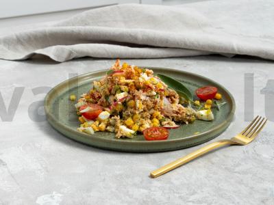 Salotos su kukurūzais ir konservuota žuvimi pagrindine nuotrauka