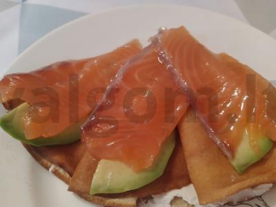 Blyneliai su avokadu ir lašiša Žingsnis 7