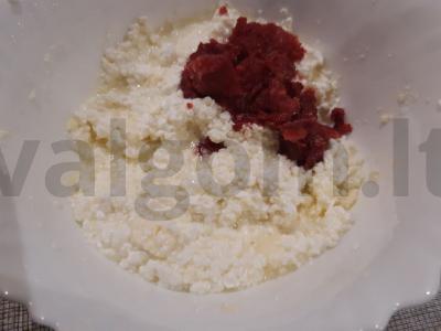 Skanūs varškės paplotėliai su braškėmis Žingsnis 3