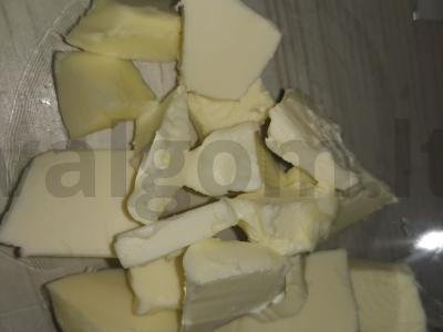 Švelnus pyragas su grietine ir sviestu Žingsnis 1